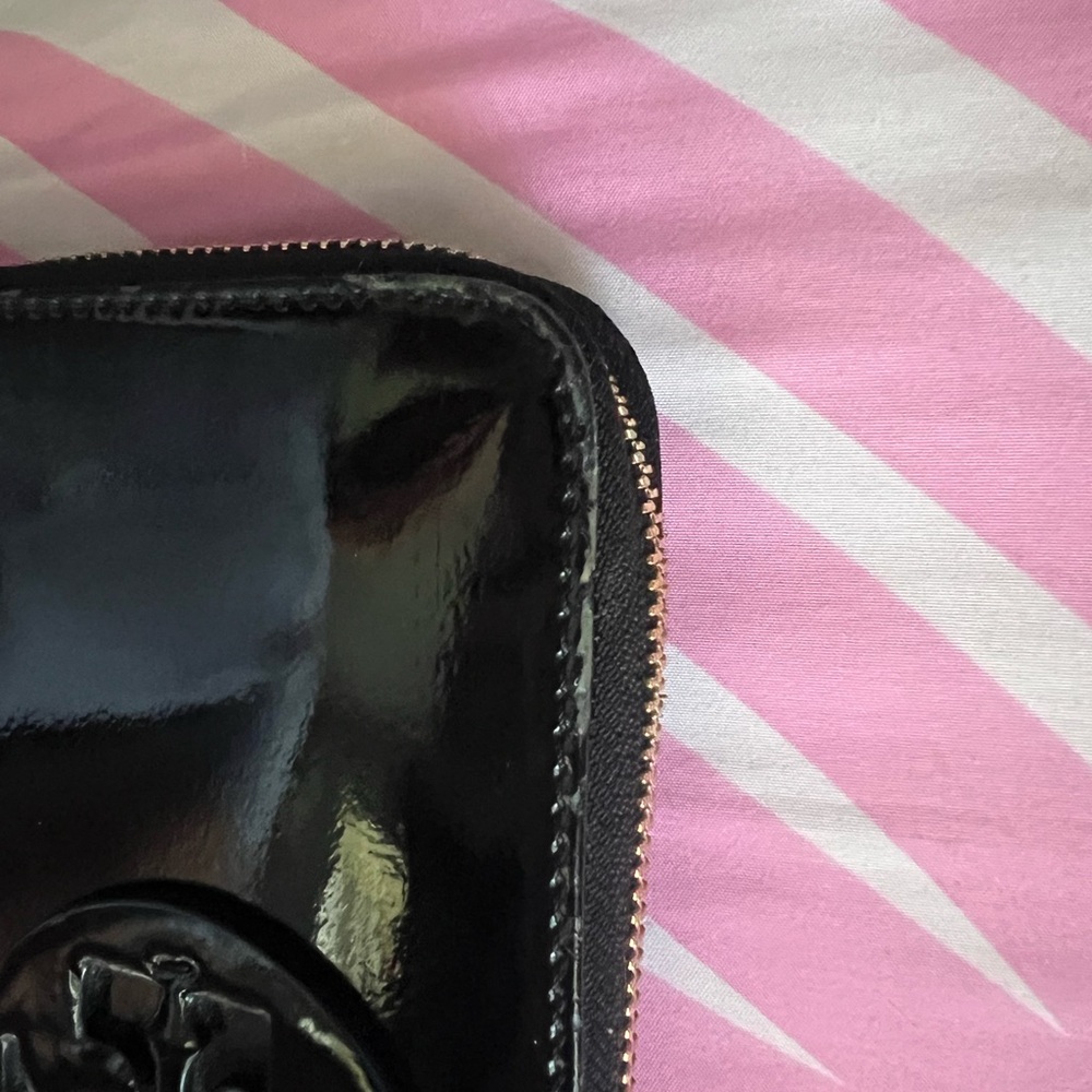 Tory Burch Shiny Black Leather Clutch - Picture 7 of 10